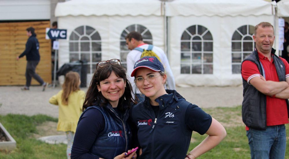 photo-deux-filles-casquette